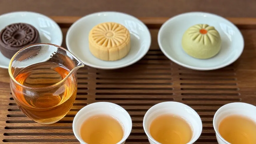 琥珀茶汤配四样茶点