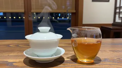 深夜心事茶话：一泡老丛，接住了压货的年轻客户